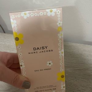 Daisy Eau so Fresh 4.25 oz
